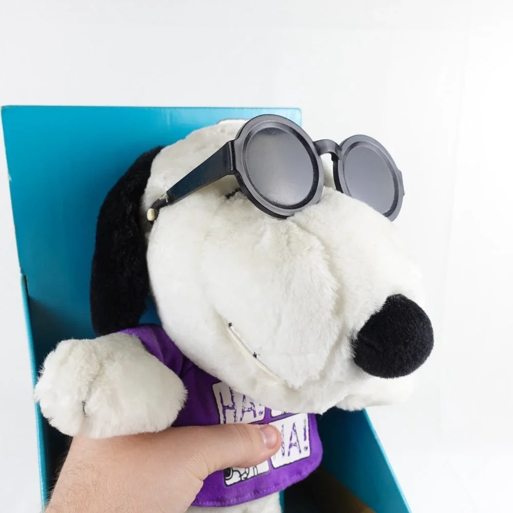Vintage 1999 Snoopy & Friends Smiling Snoopy Doll Plush Peanuts Joe Cool Hasbro